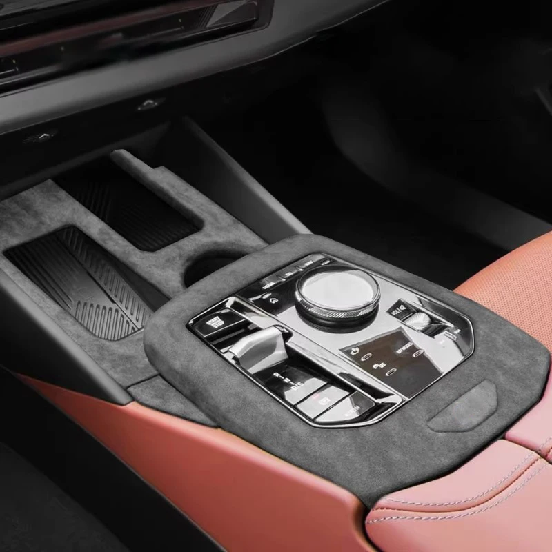 

Для BMW 5 серии G60 2024 2025 2026: накладка из итальянской замши на центральную панель переключения передач, рамка стеклоподъемника, накладка на задний воздуховод