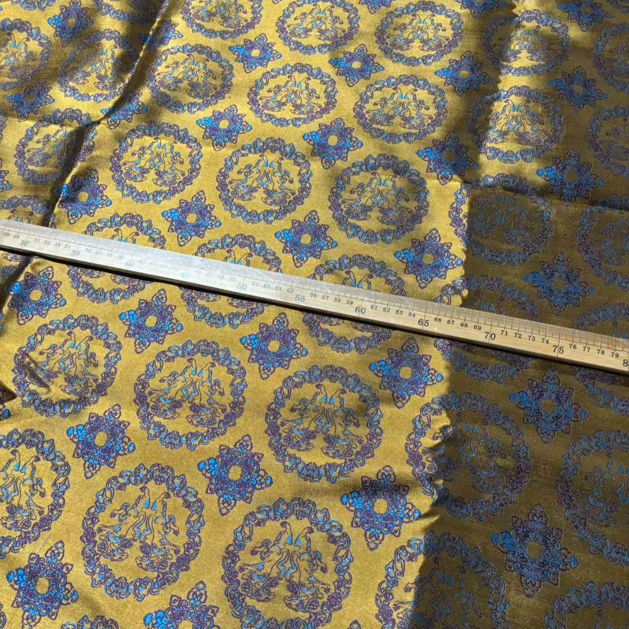 

Шелковая дорога династии Тан 7-го века, восстановленная ткань, группа льва, 100% шелковая парчовая ткань