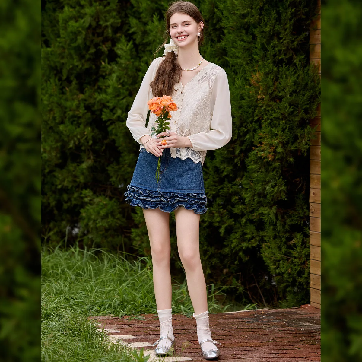 LOUIS YAO Sweet Lace V-neck Cardigan 2025 Autumn Women's Shirt Woven Non Elastic Embroidered Single Breasted Long Sleeved Shirt