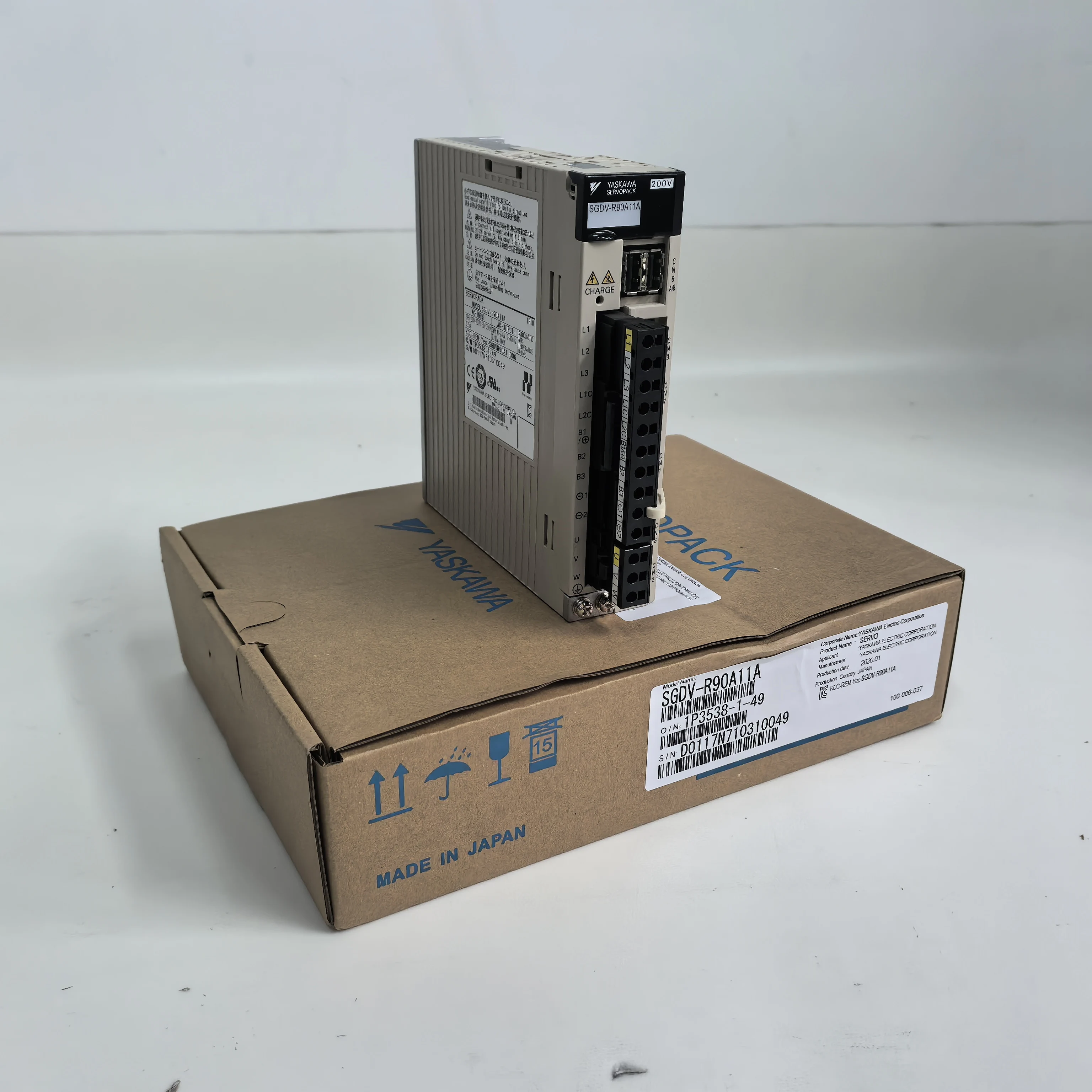 New In Box Yaskawa SGDV-R90A11A Servo Drive In Stock