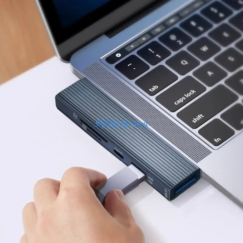 

E65E USB C Hub Card Reader Adapter 4 in 1 USB C Charging Cable Multiport Splitter