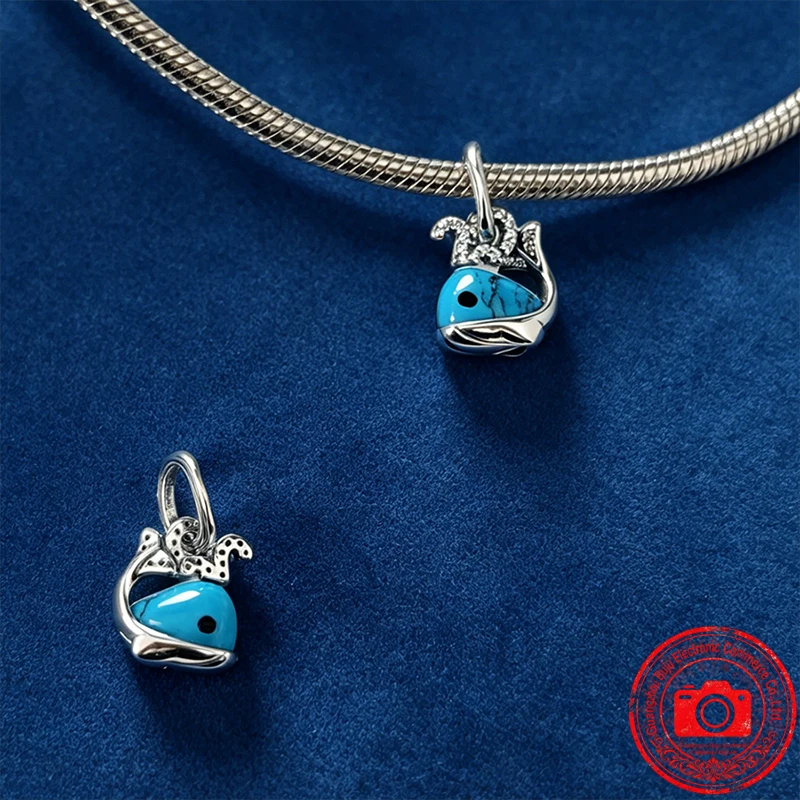 Potdemiel's dazzling crocodile and blue-scaled fish charm beads make for a lovely bracelet gift suitable for women.