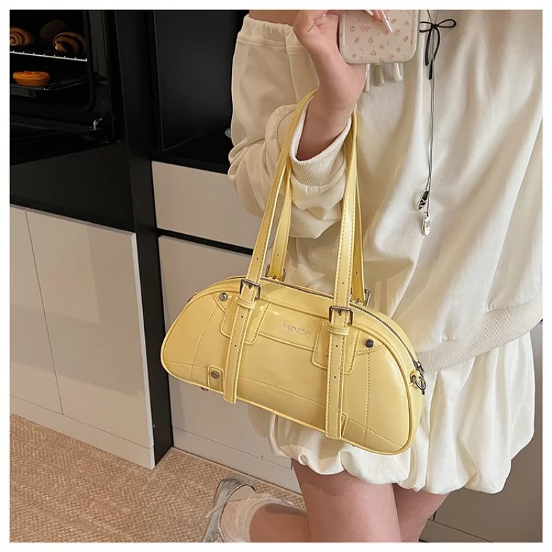 

Premium Women's Messenger Bag Made Of Hyena-Print Leather Boasting Compact Lisbon Vintage Neat Spacious Daily Style​