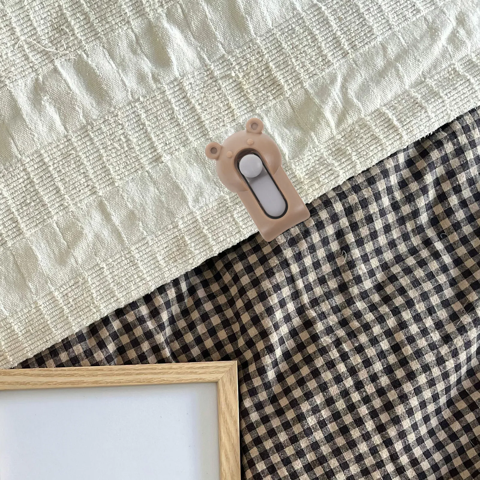 6Pcs Bed Sheet Clips Quilt Cover Fixer Invisible Design Complete Bed Fixation Anti-Slip Mattress Gripper for Home Bedding
