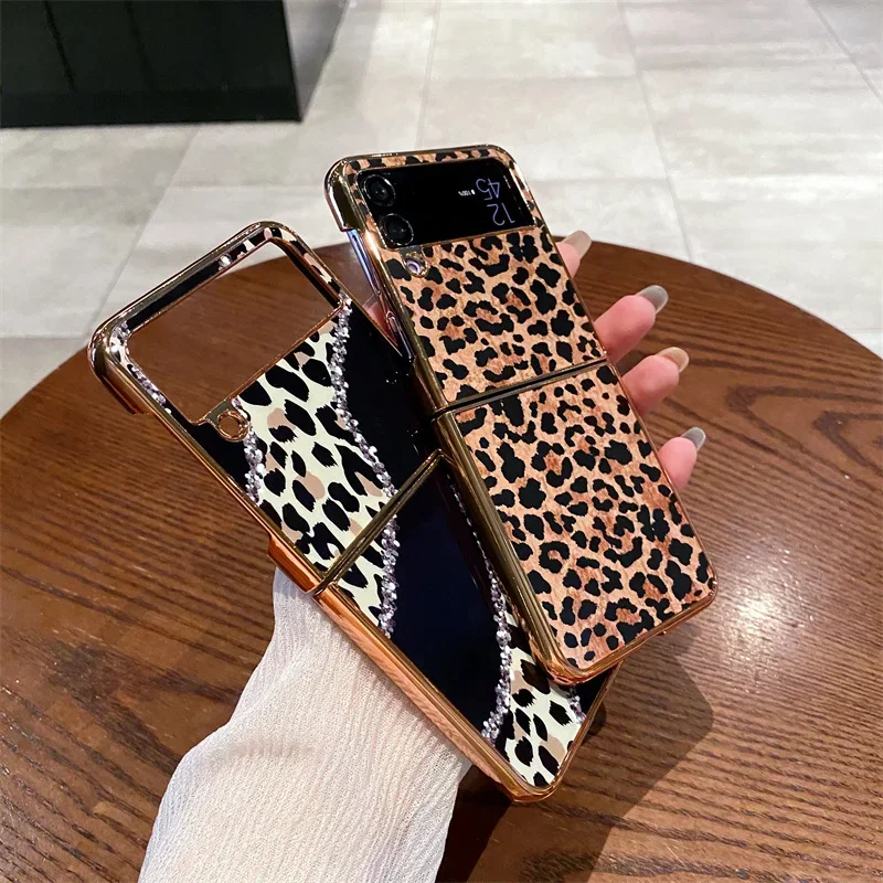 

Personality Leopard print Phone Case For Samsung Galaxy Z Flip 6 5 4 3 Z Flip5 Flip6 Flip4 5G Cover Shockproof Cases Funda Flip6