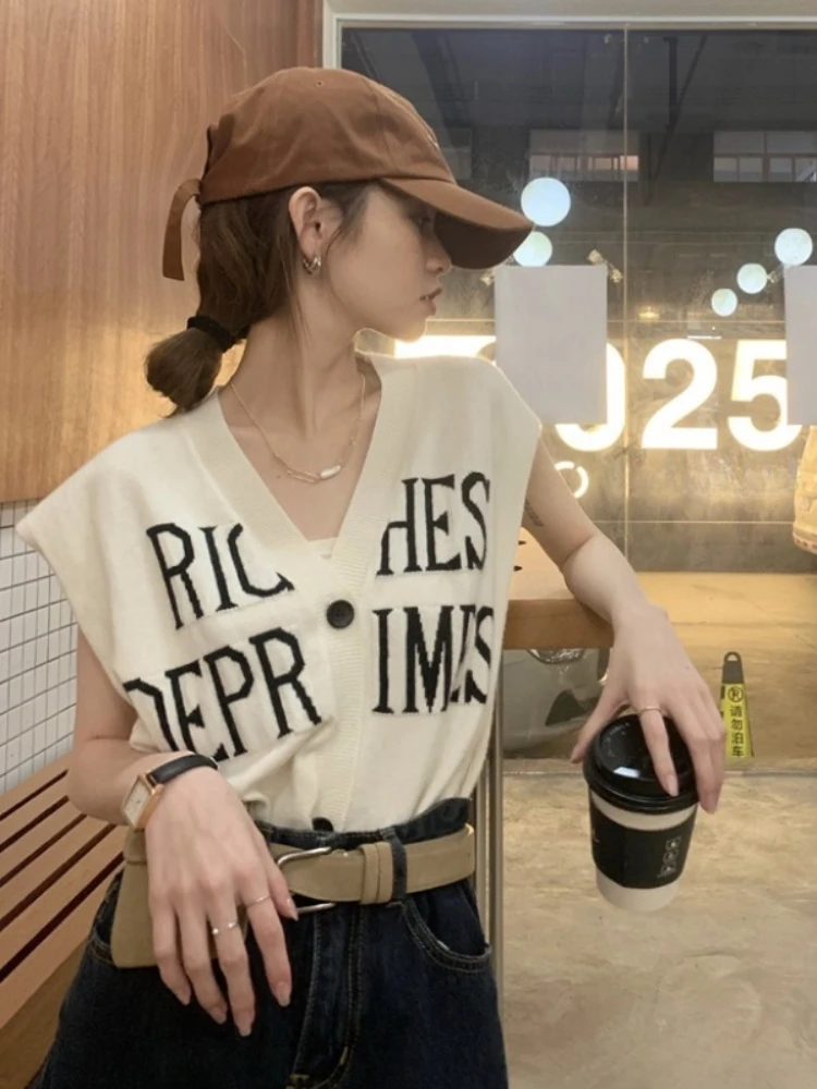 

Korobov Summer Korean Ins V Neck Sleeveless Single Breasted Letter Print Loose Knitted Sweater Vest