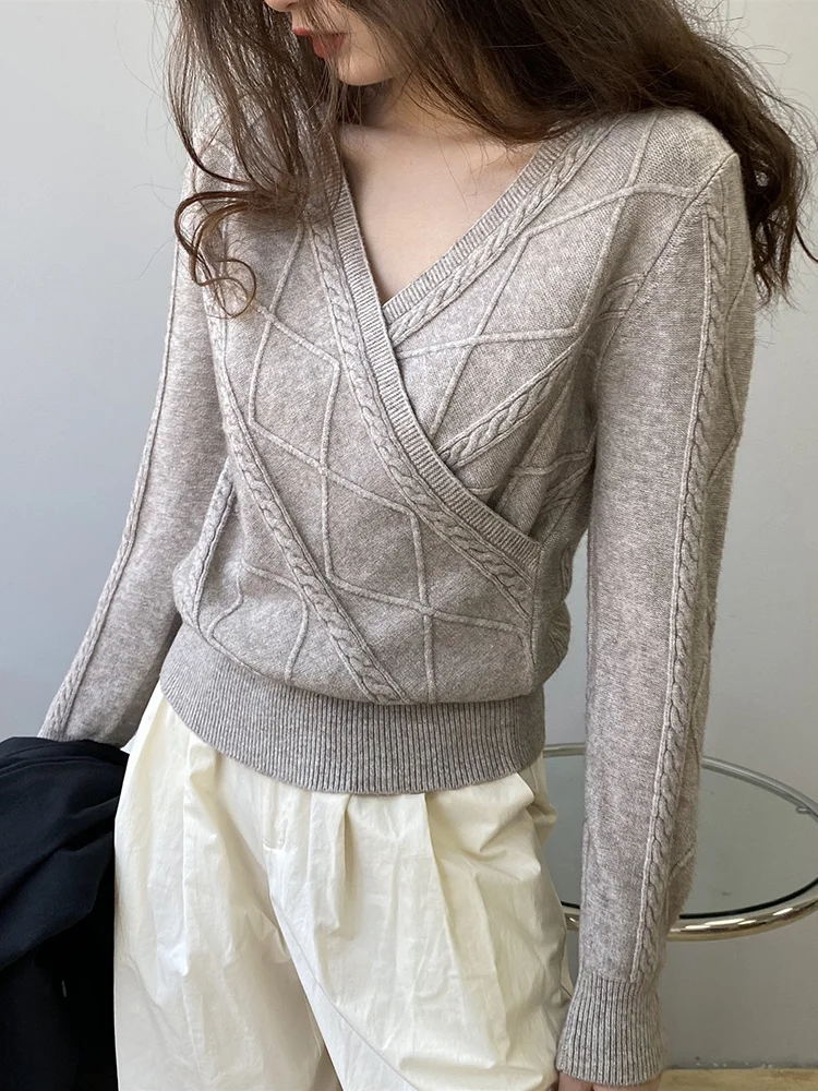 

V-neck Cross Twist Pullover Temperament Soft Solid Color Long Sleeved Knitted Sweater Top 2022 Autumn Winter H046