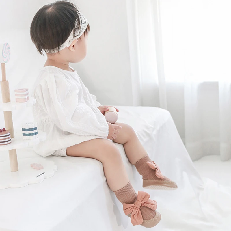 Bonito bowknot infantil bebê meias de algodão anti-deslizamento menino sapato meias bebê menina recém-nascido princesa meias crianças chinelo acessórios do bebê