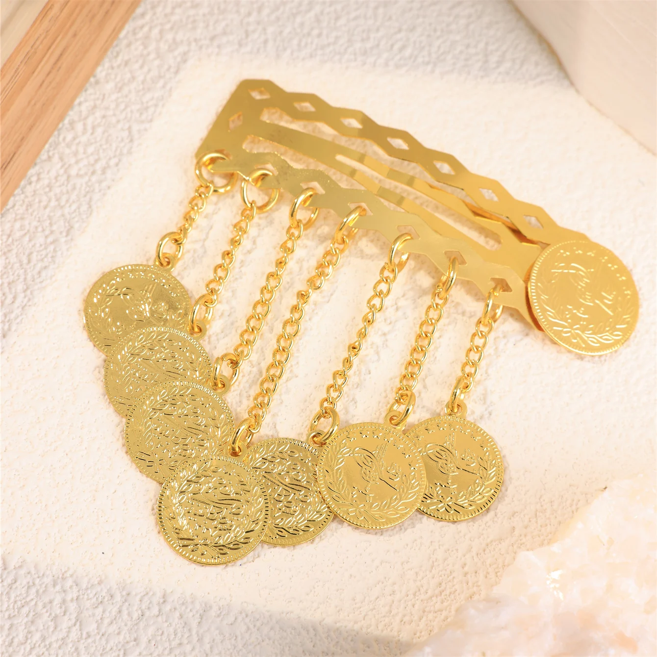 

Golden Hair Clip Coin Style Palace Vintage Wedding Banquet Bair Clip A Word Clip