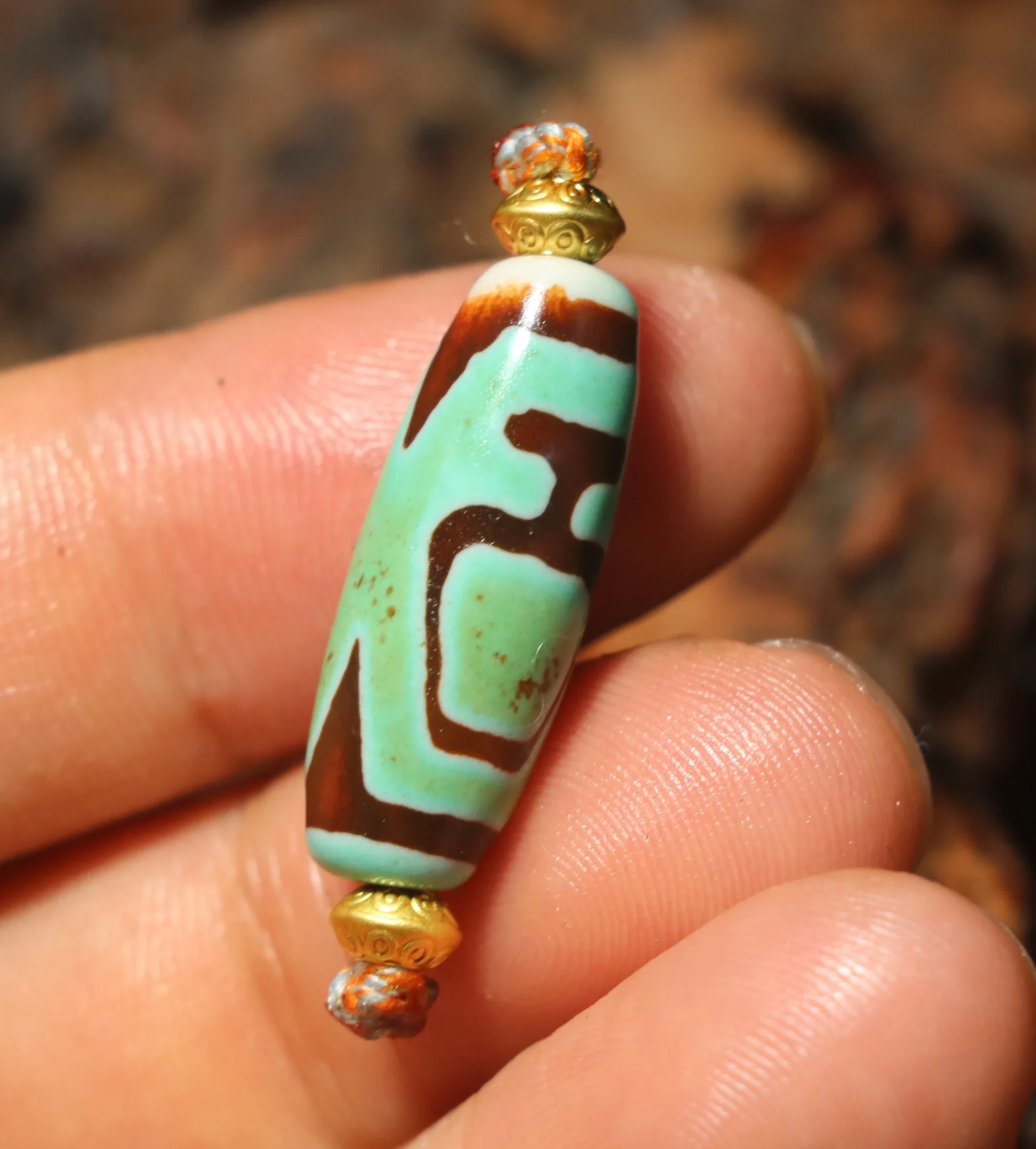 

A Treasure Magic LKbrother Energy Tibetan Old Agate Green Color Tiger Tooth Treasure Bottle Small dZi Bead Amulet 4A