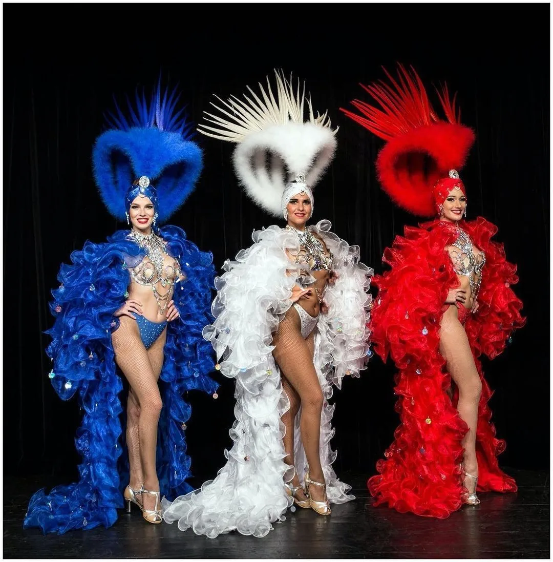 The costume dance team gogo female show atmosphere Shang Yan party bar European and American atmospheric cloak