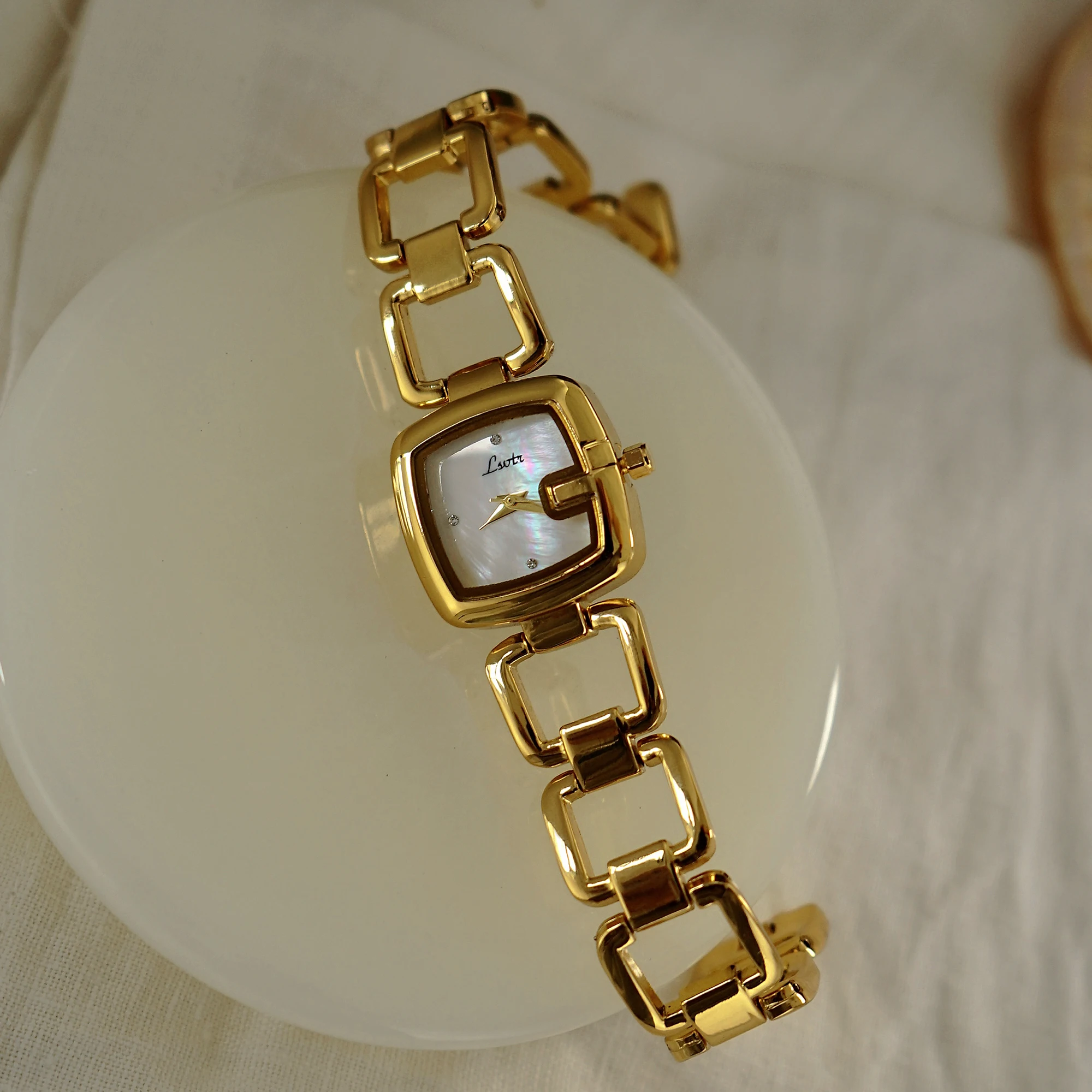 1pc Women's Elegant High-End Fashion Luxury Quartz Watch, Stainless Steel Band, Rhinestone & Mother of Pearl Dial, Hollow Design