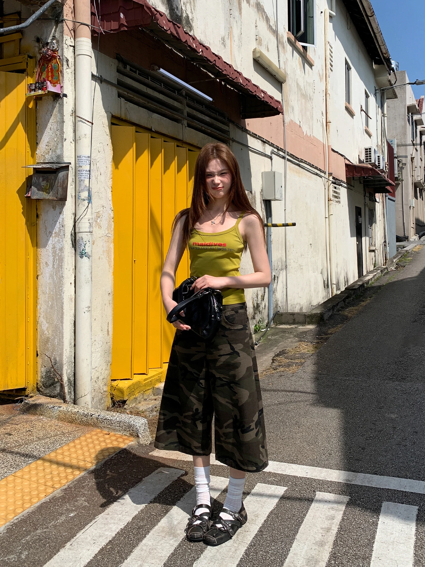 

High Waist Camouflage Denim Mid-Length Pants with Pockets Street Style Trendy Women's Loose Fit Summer Jeans by Cannon