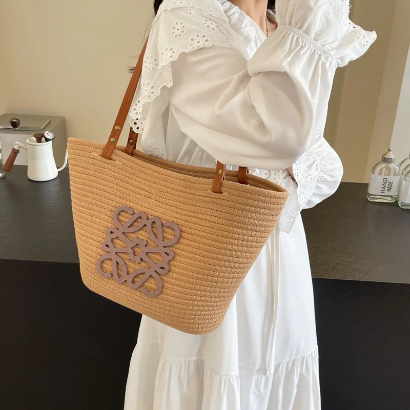 

Luxury Designer Leather Shoulder Bag for Ladies, Genuine Handbag with Tote Style, Classic and Fashionable