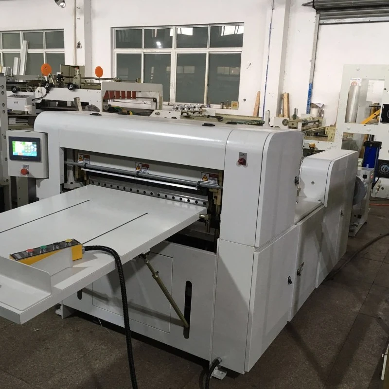 White cardboard cross-cutting machine: Fully automatic large roll material slitting machine