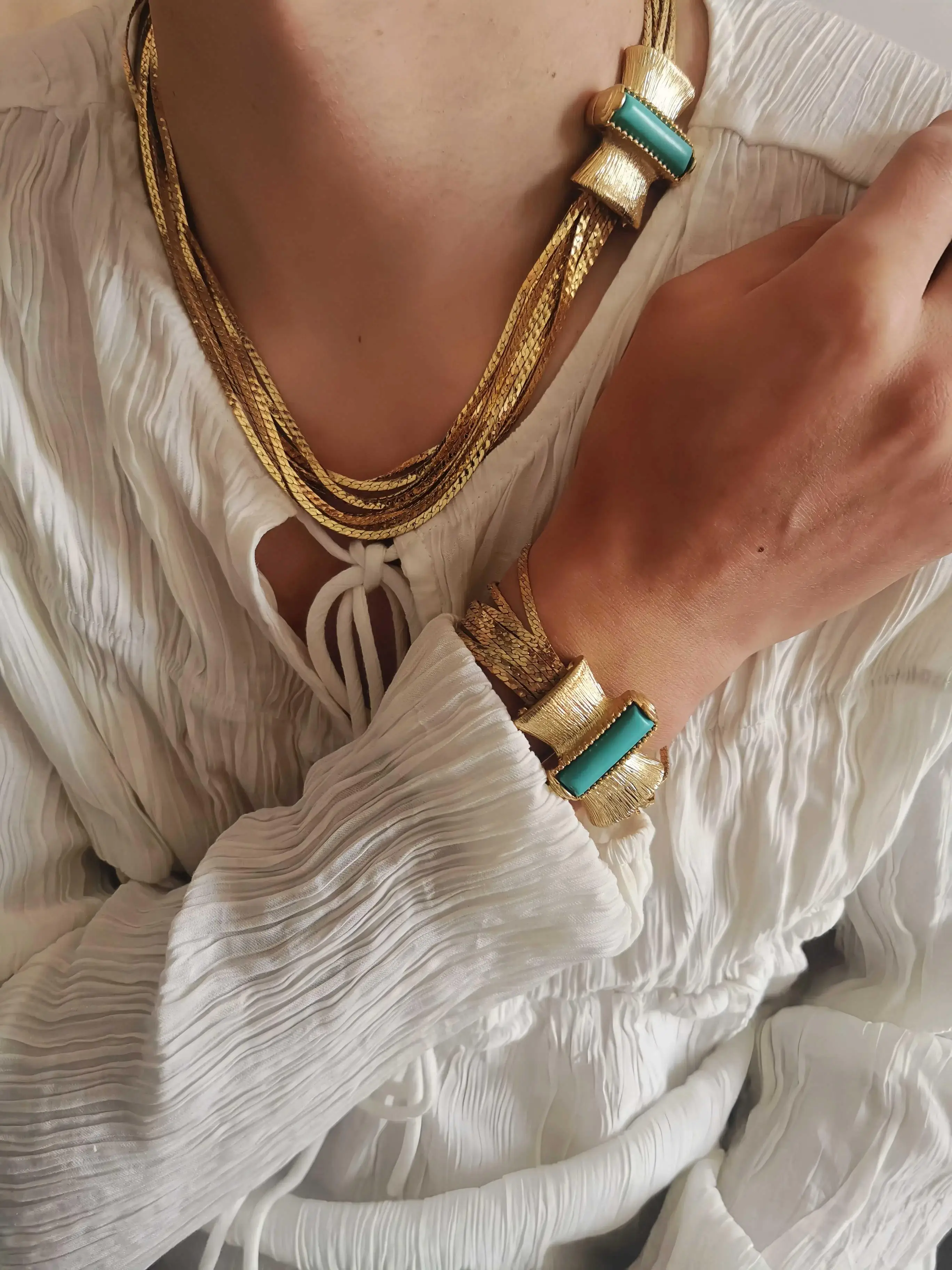 

Brass Natural Blue Stone Aventurine Layered Chain Bracelet Women Men Lover Jewelry Designer T Show Runway Gown INS Japan Korean