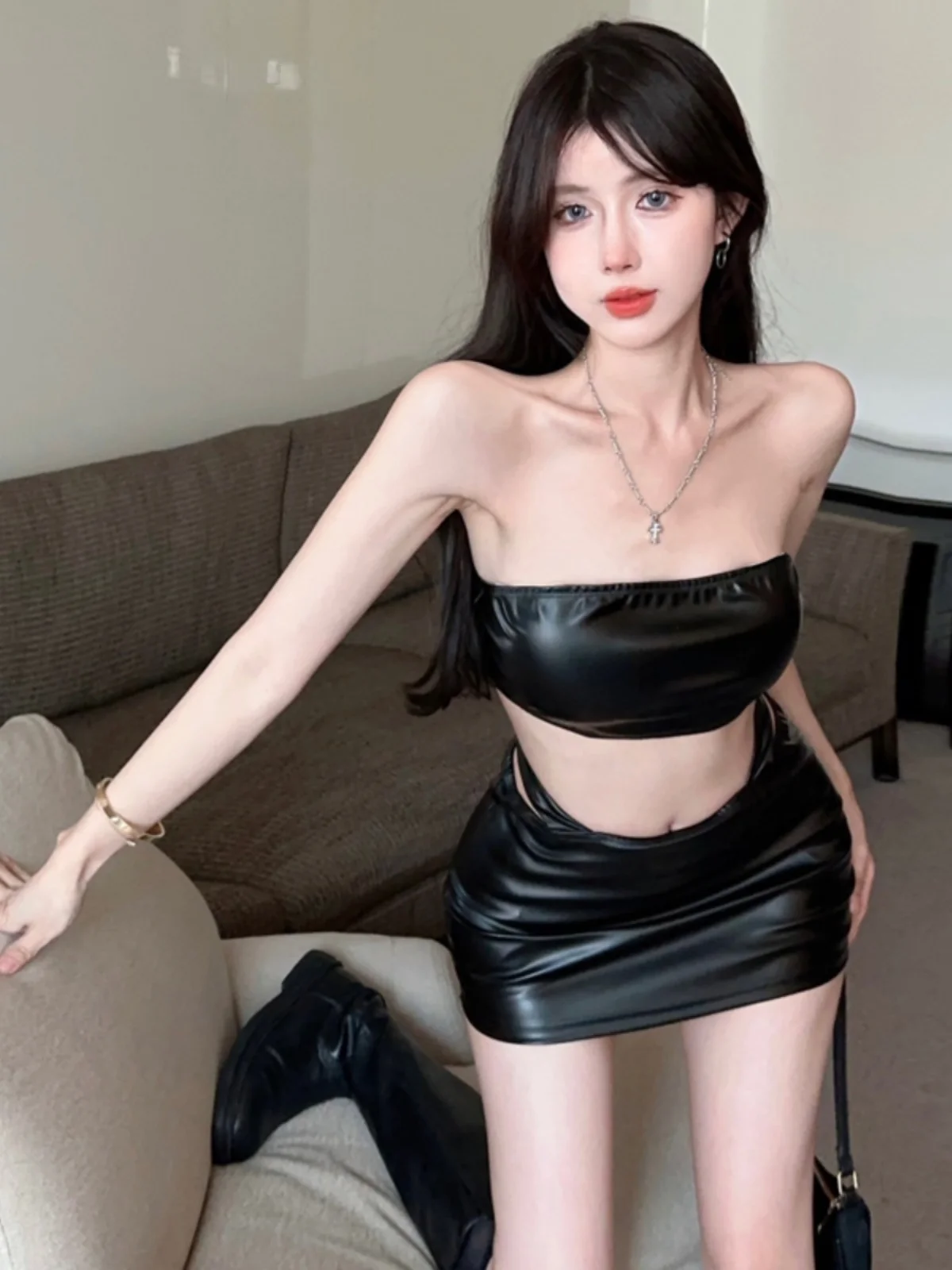 

Sexy American Sle Hot Girl One oulder Super ort Crop Top Tank Vest Slimming Bodycon Skirt Two Piece Set Faionable Trendy