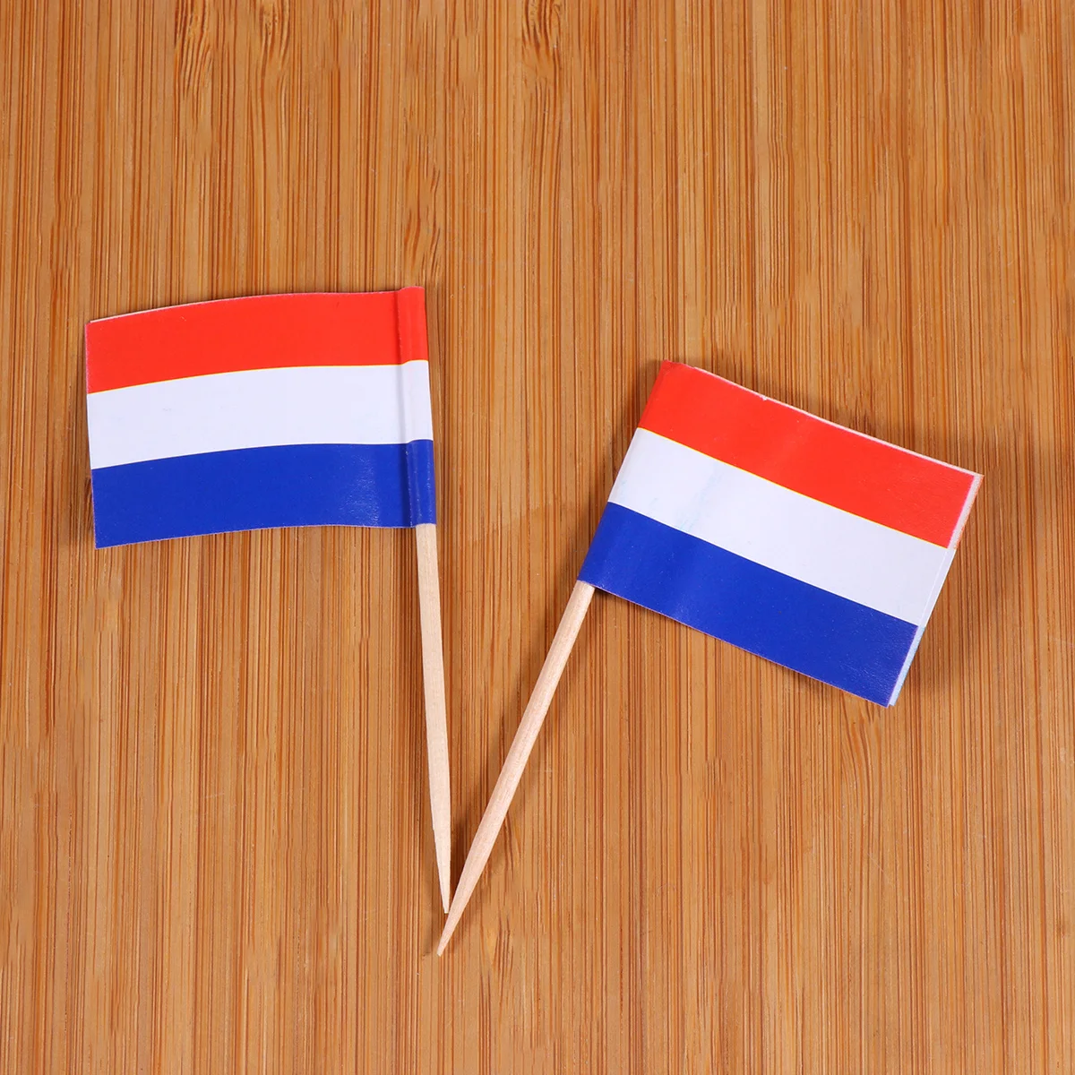 

200Pcs Flag Food Toothpicks 25 Inch Wood for Party Appetizers Snacks Patriotic Theme Flag Picks Food Toothpick