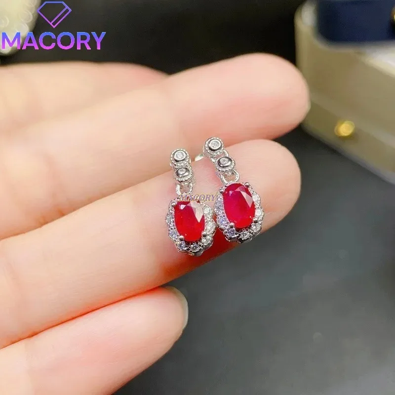 

Серьги из натурального рубина, классические рубиновые ювелирные изделия, свадебные 4 мм * 6 мм, классические простые серьги из серебра 925 пробы с рубином