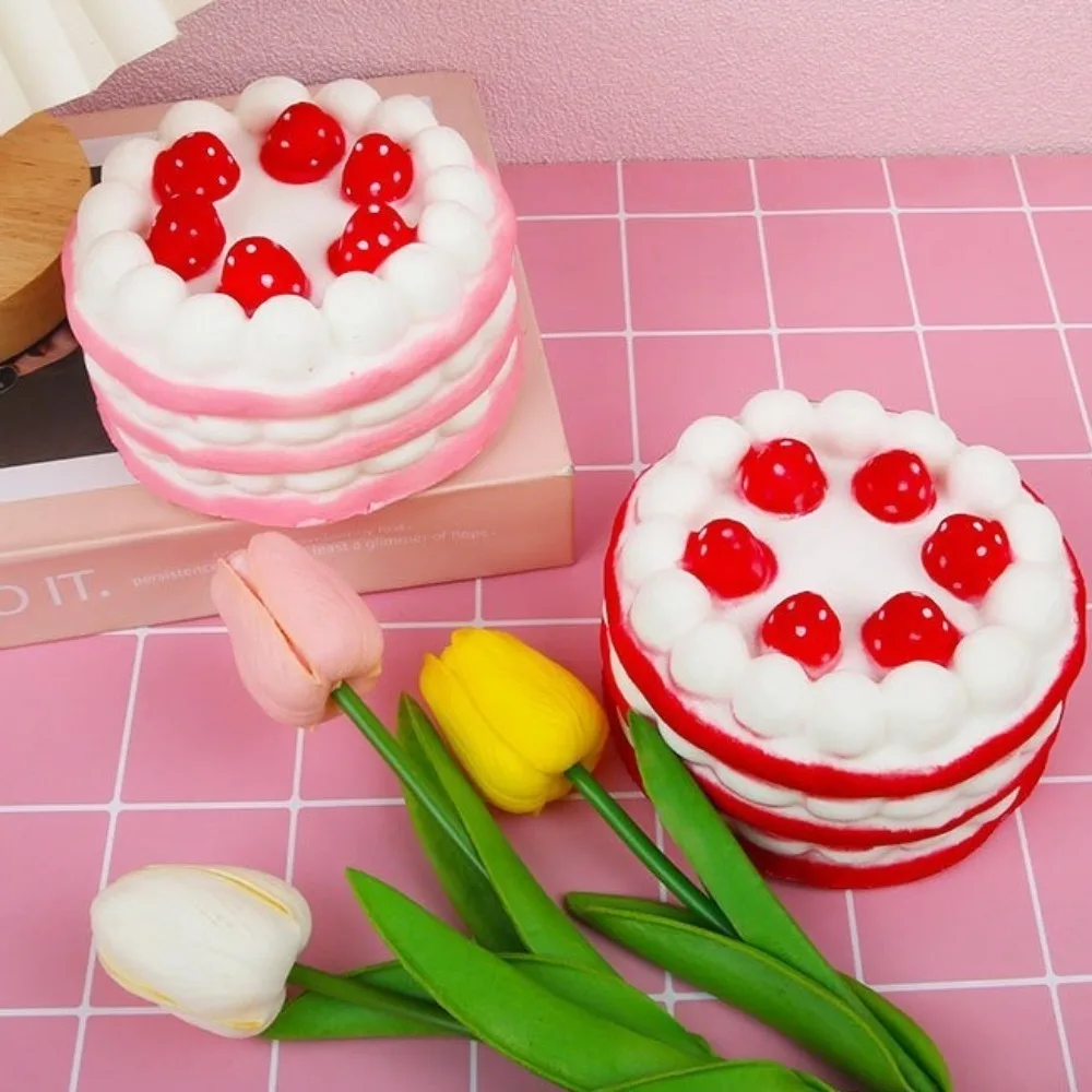 시뮬레이션 딸기 생일 케이크 짜기 장난감 PU 조랑말 케이크 Squishy 손가락 끝 장난감 크림 블래스터 압력 릴리프