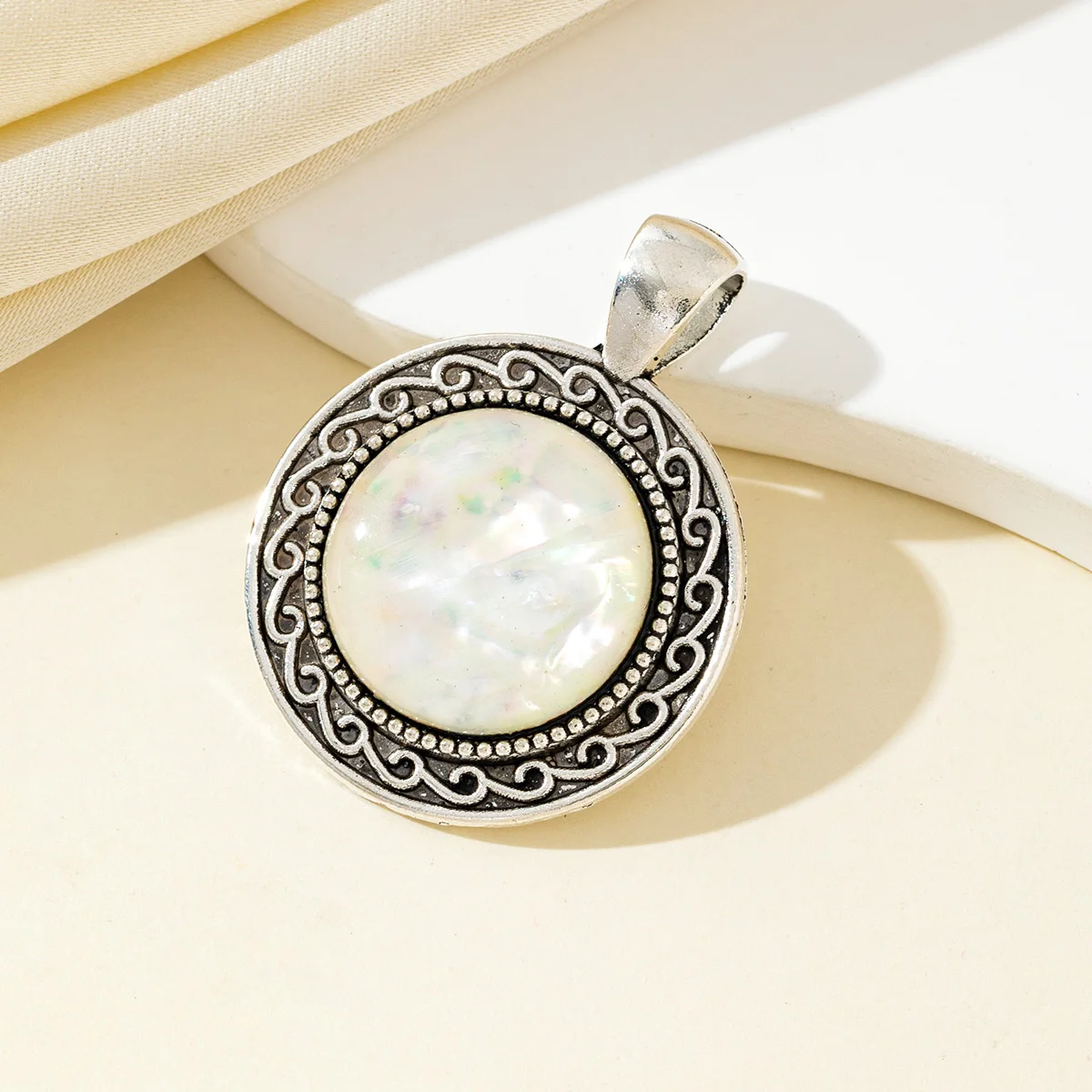 Lace Pendant Natural The Mother Of Pearl Shell Necklace Pendant For Jewelry Making DIY Necklace Accessory