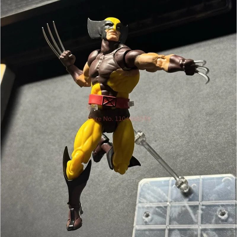 Hot Ct Wolverine Mafex 138 Action Figures Giocattoli Set Statua mobile di alta qualità Modello bambola Modello da collezione Regali di Natale di Halloween