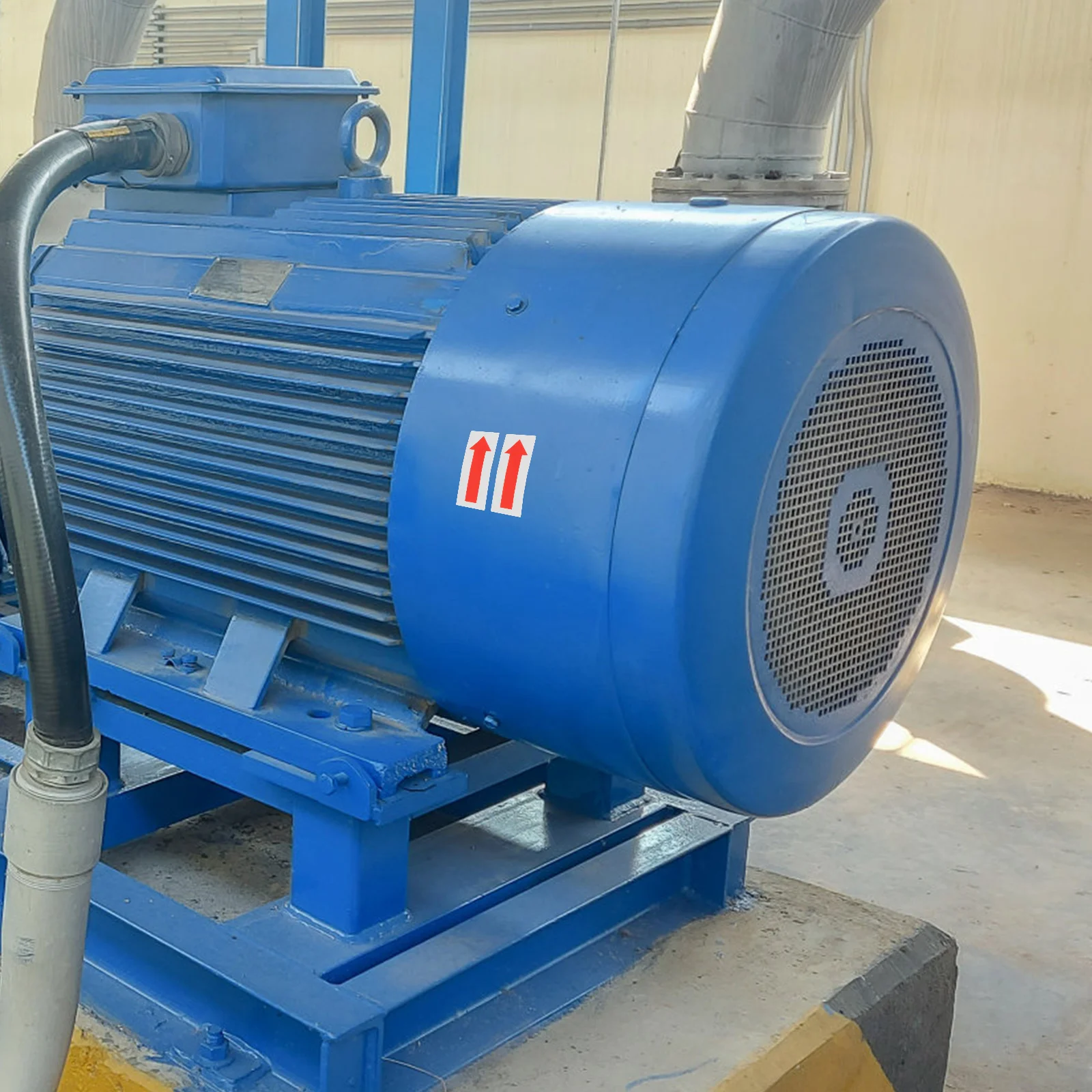 

6Pcs Arrow Equipment Direction Stickers Durable Easy Stick Safety Warning Caution Indicator Decals for Warehouse Office Gym