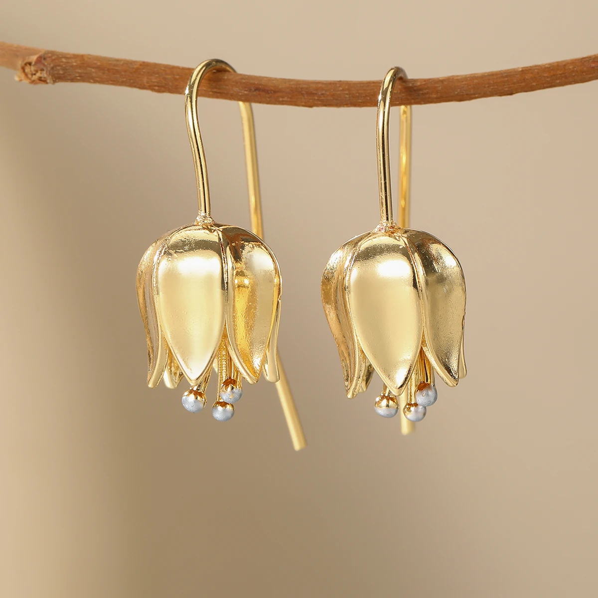 Retro-Blumenohrringe im schicken Stil, Tulpenknospen-Tropfenohrringe aus Kupfer, Damenschmuck-Ohrringe, für Urlaub und Freizeit. – Detail 3