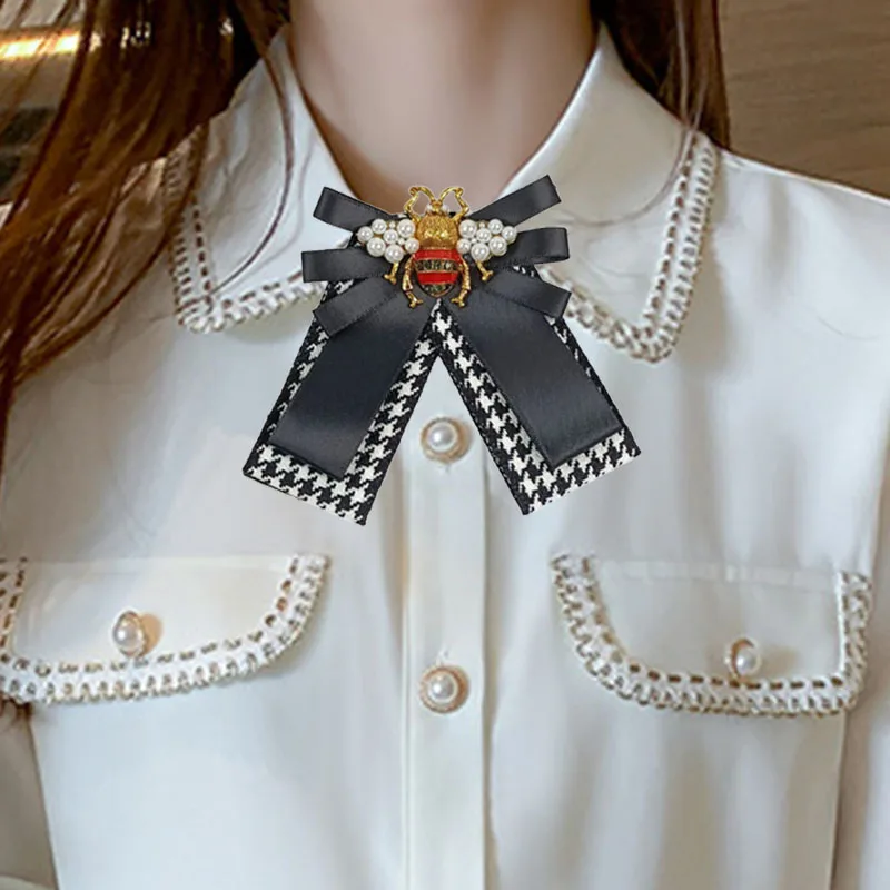 

Bee Pin Bow Ties Simple Pearl Crystal Ribbon Women's Korean British Elegant Dress Suit Shirt Accessories Handmade Collar Flowers