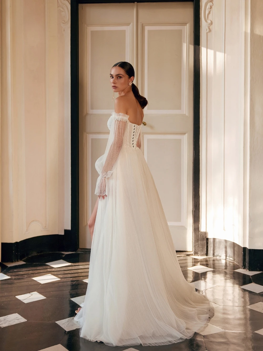 Lightweight Tulle Ethereal Wedding Dress Ruched A Line Appliques Bridal Gown Sexy High Slit Customized Romantic Corset Wear