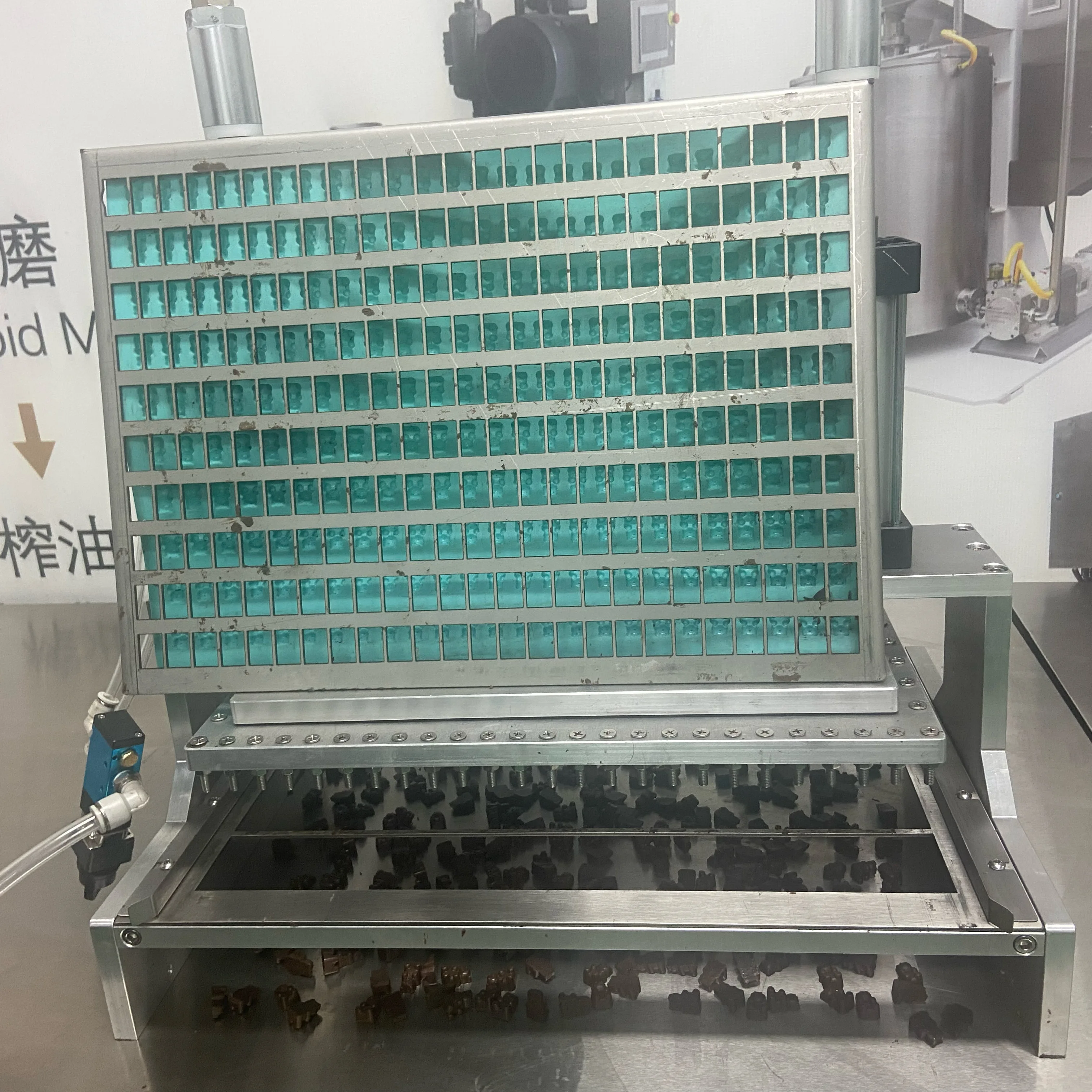 Manual Type Demolder for Silicone Candy Mold Automatic Candy Demoulding Machine Candy Demold Machine Price
