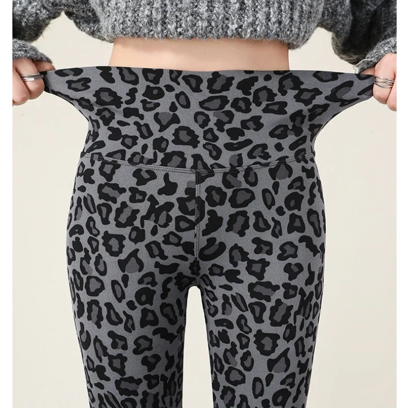 เลกกิ้งลายเสือดาวสำหรับฤดูใบไม้ร่วงและฤดูหนาว กางเกงกำมะหยี่ผู้หญิง ความยาวระดับข้อเท้า เอวสูง ทรงเข้ารูป ยืดหยุ่น อุ่นสบาย เหมาะสำหรับโยคะและเล่นกีฬา