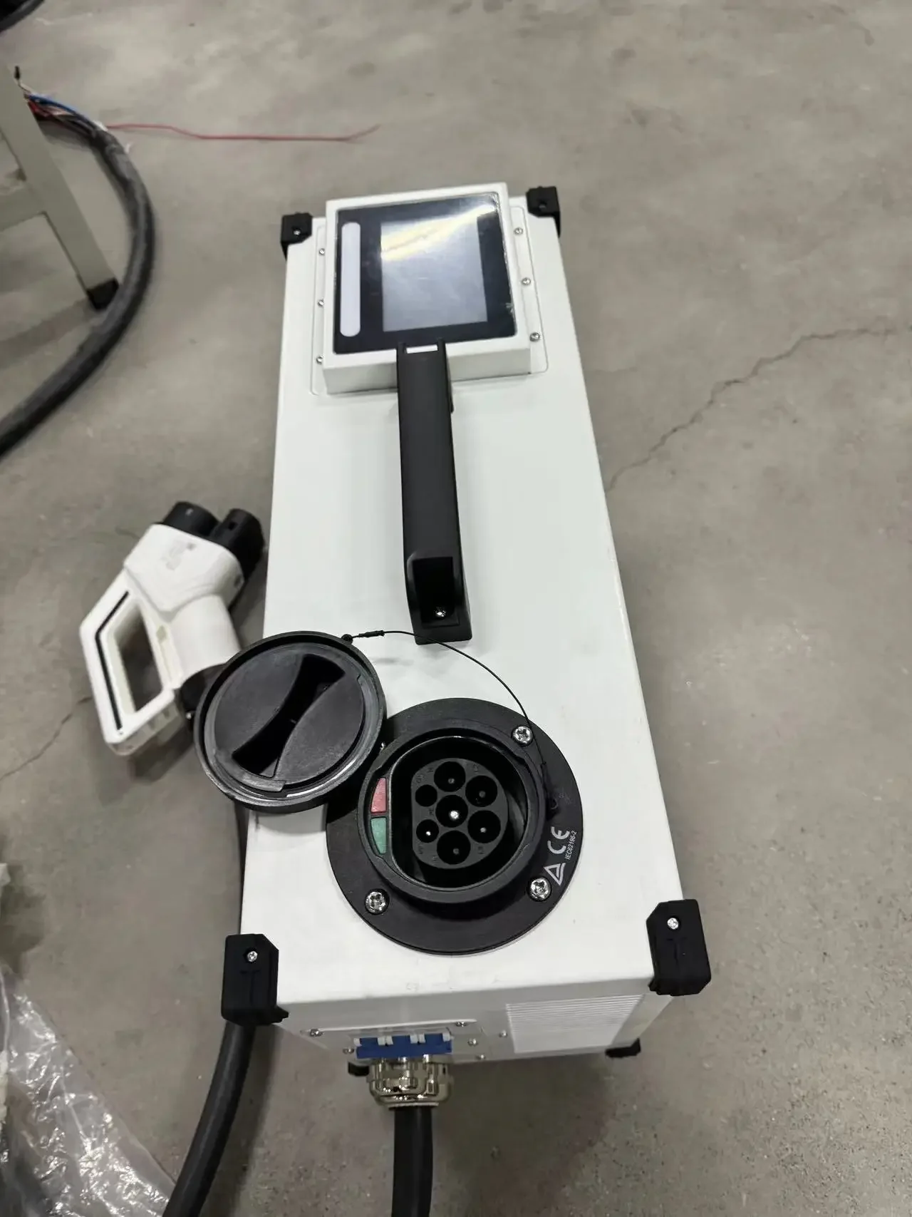 30kw CCS CHADEMO GBT موصل تيار مستمر شاحن سيارات كهربائية محطة شحن السيارة الكهربائية