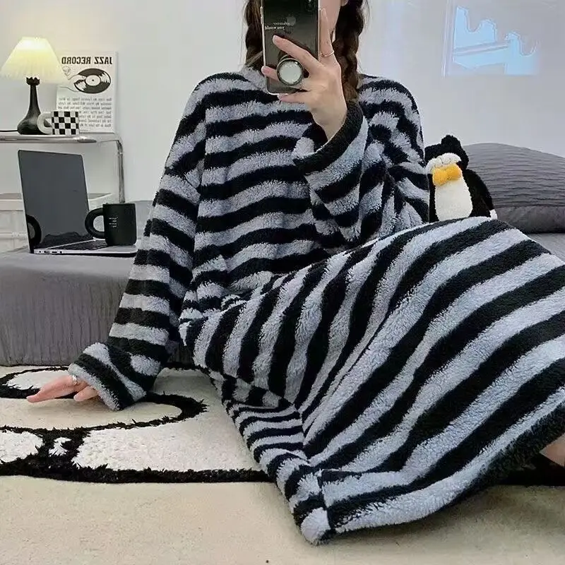 

Fleece Thick Warm Women's Pajamas Set Winter Sleepwear Casual Solid Top and Print Cartoon Soft Pijamas Set for Women Home Suit