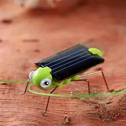 Funny Cockroach Figurines Solar Grasshopper Essential Gadgets Solar Powered Toys Creative Children Educational Toys No Batteries
