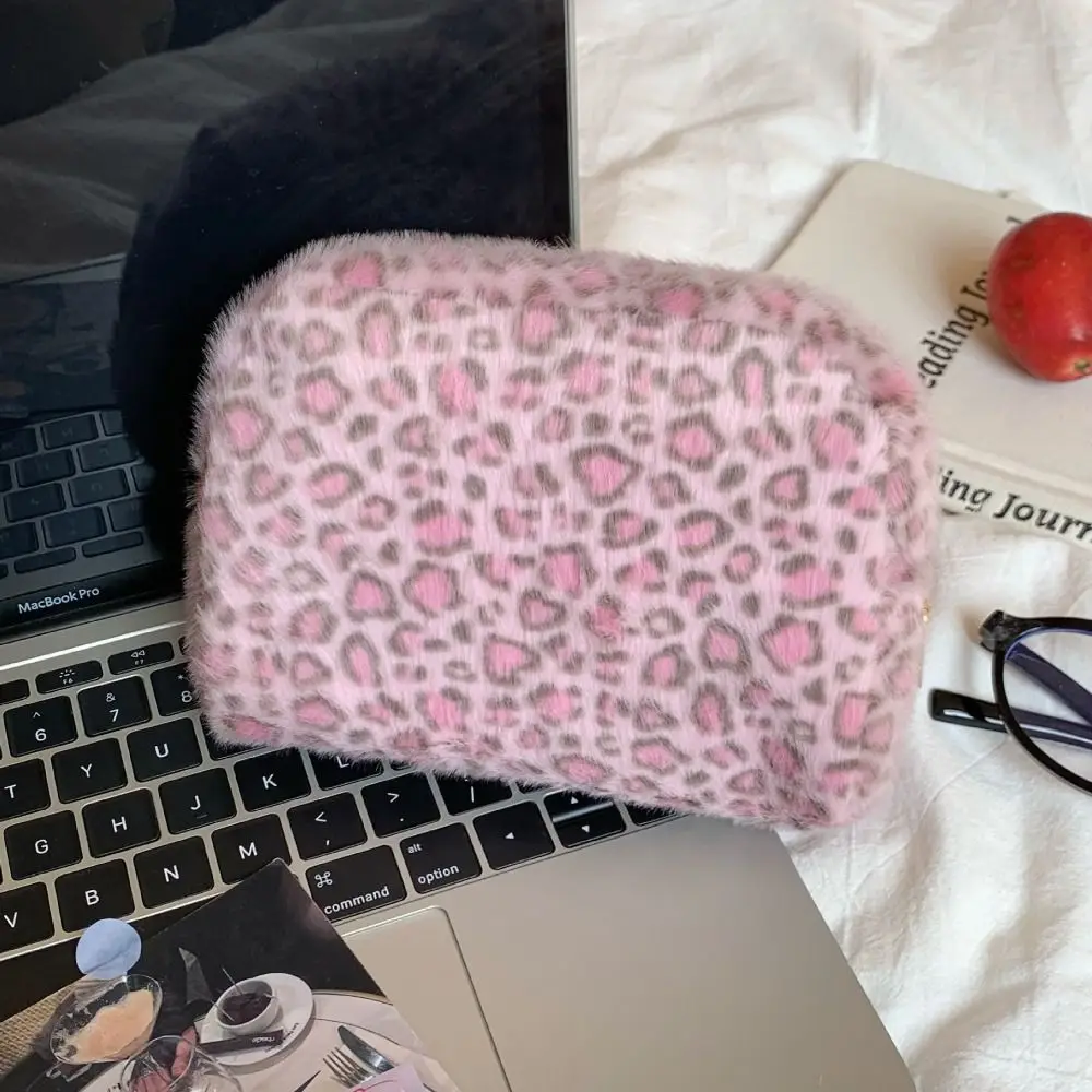 

Durable Fuzzy Makeup Bag Large Capacity Portable Cosmetic Bag Leopard Print Travel Storage Pouch Travel