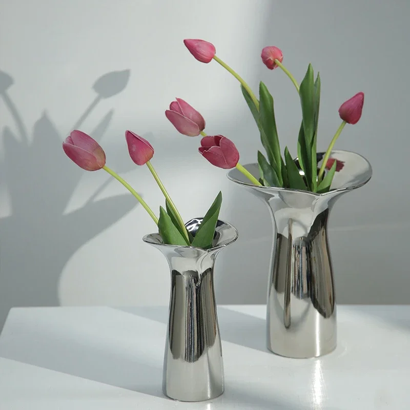 

Nordic Light Luxury Electroplated Silver Petals Fish Tail Ceramic Small Vase Decoration Home Dining Table Decoration