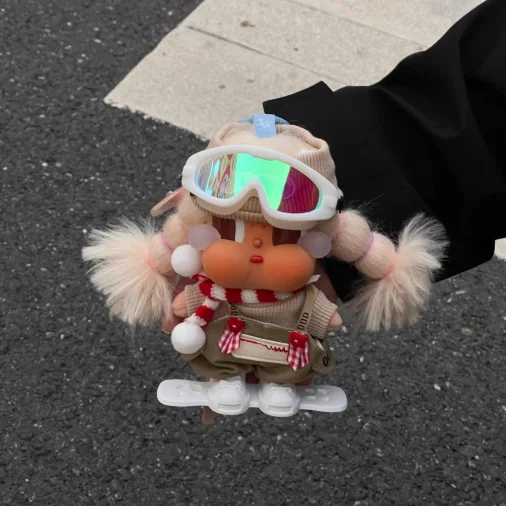 Set di accessori per abbigliamento per bambole CRYBABY: Gilet da sci invernale POLAR-Monster Baby, scarpe e occhiali – Collezione Labubu, marchio di moda senior