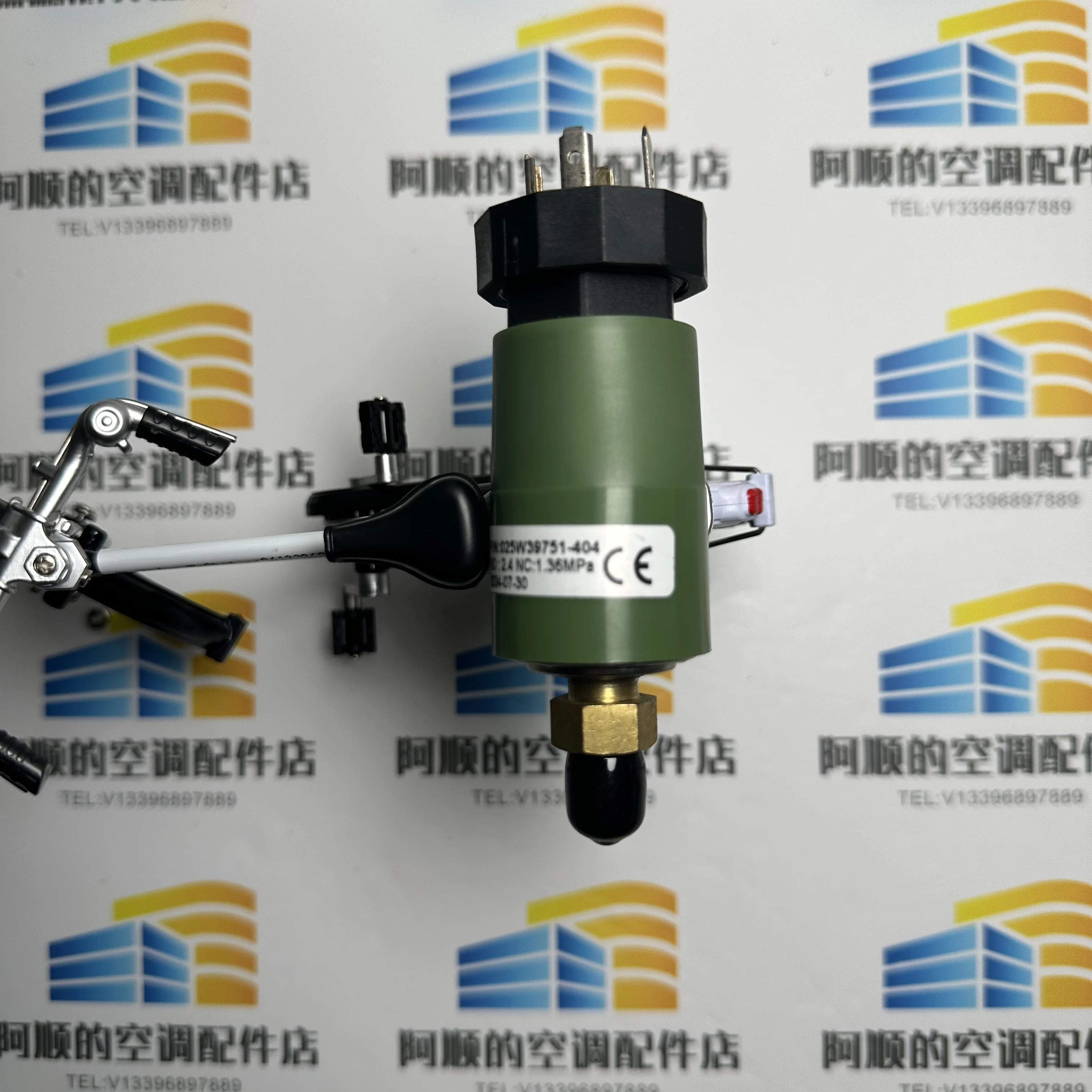 025W39751-404 pressure sensor 1.36MPa~ Spot Goods Fast shipping DHL/Fedex