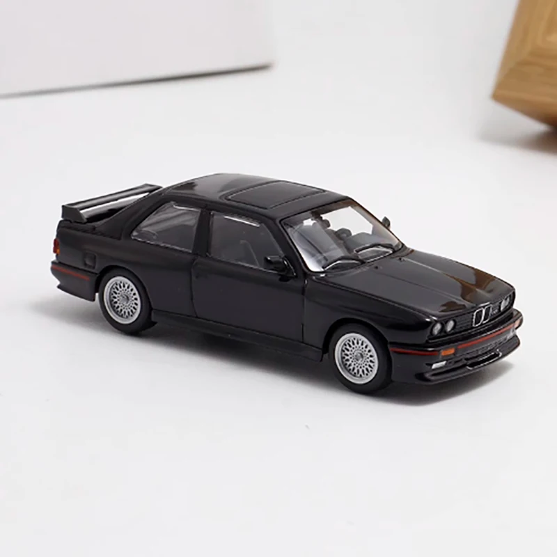 

Diecast Original 1:64 Scale M3 E30 Simulation Alloy Car Model Static Display Gift Toy Collectible Souvenir Decoration