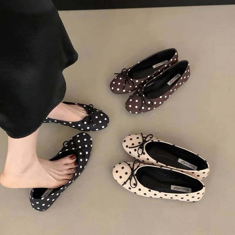 

SUOJIALUN Spring Brand Women Flat Shoes Fashion Weave Pointed Round Toe Shallow Slip On Boat Shoes Soft Flat Heel Single Shoes