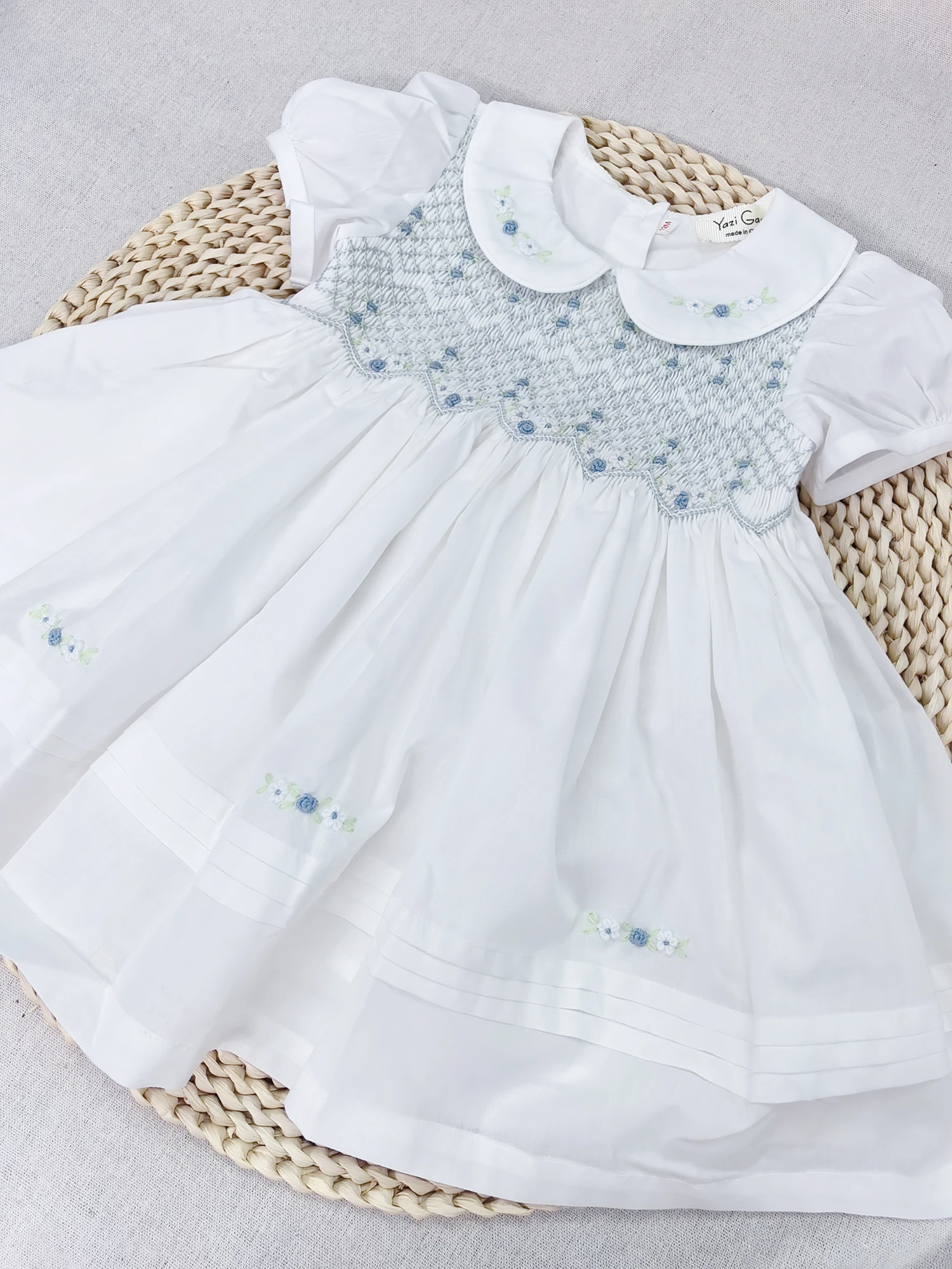 

9m-10T Girls Smocked Dress White Puff Sleeves Hand-Embroidered Princess Dress Heavy-Duty Birthday Christening Clothing Boutique