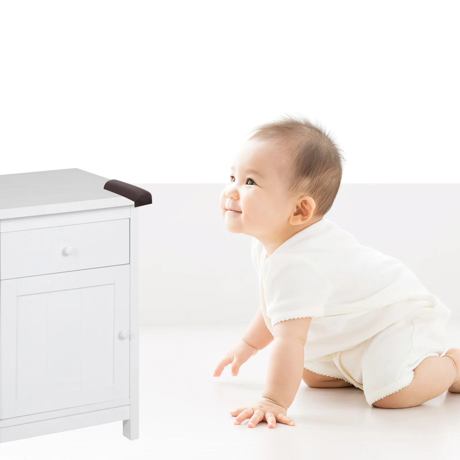 

Набор защитных уголков для мебели из NBR-материала, безопасных для детей, широко используемых в мебели, не повреждают поверхность, легко устанавливаются.