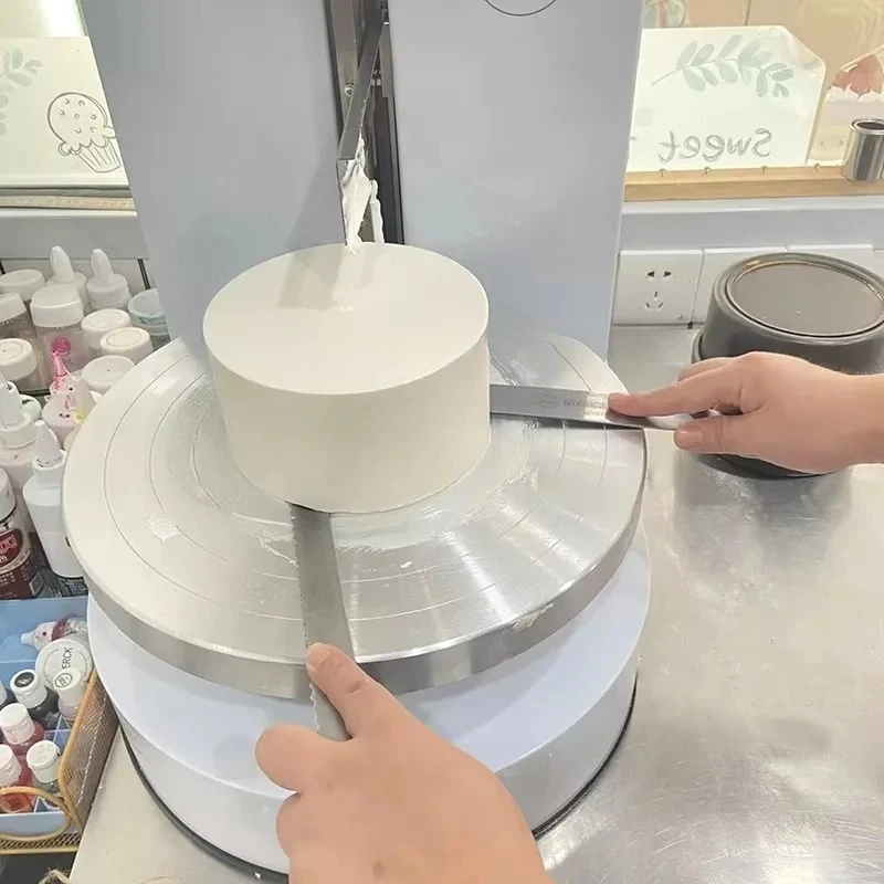 Automatic Cake Spreading Icing Machine Birthday Production Decoration Polishing