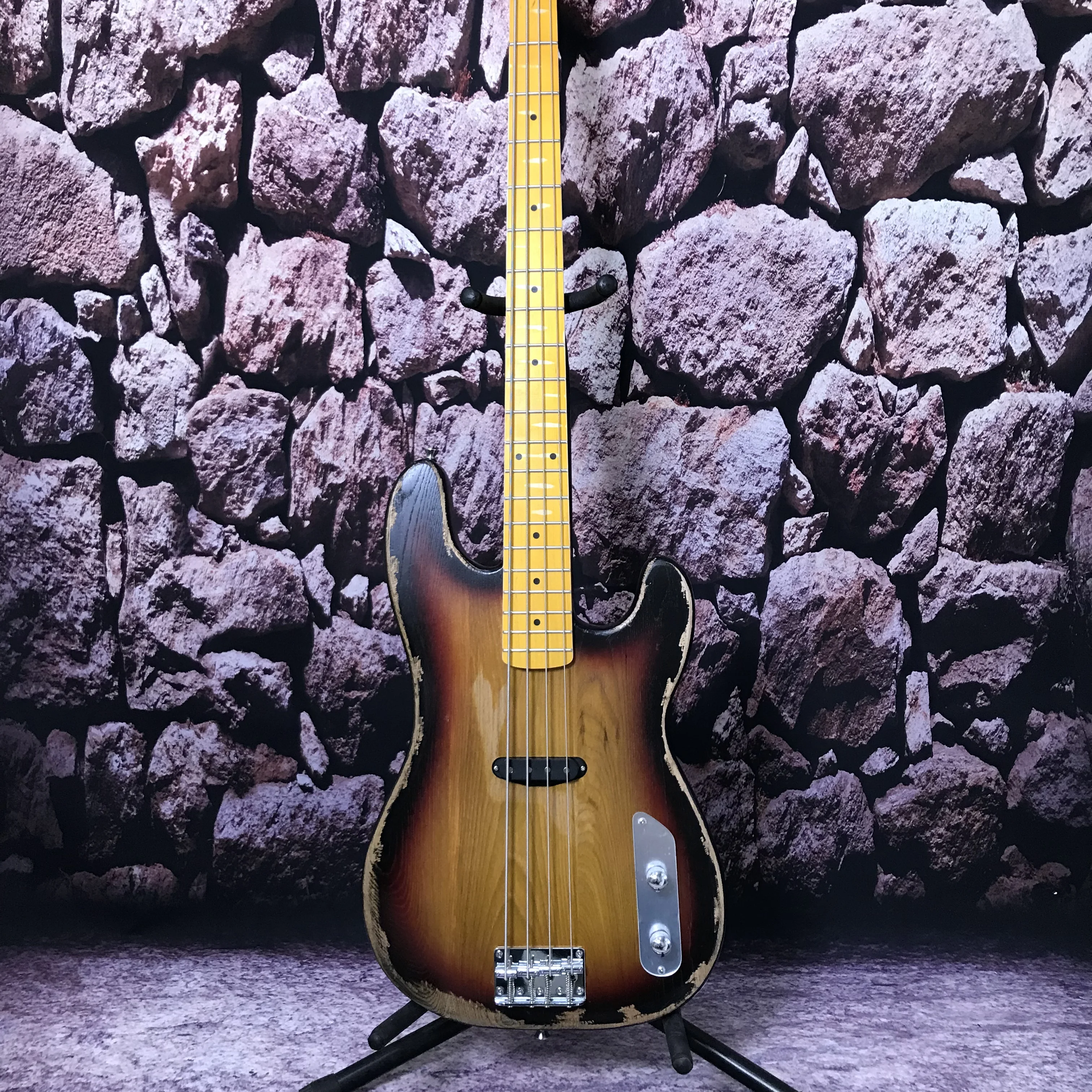 

factory custom electric guitar bass 3TS color hand made heavy relic 4strings