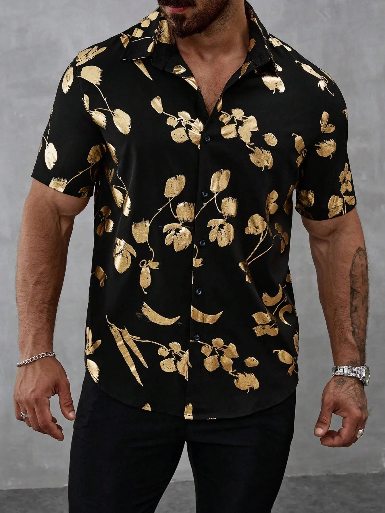 

Мужская черная рубашка с коротким рукавом и золотым цветочным принтом, повседневная летняя одежда