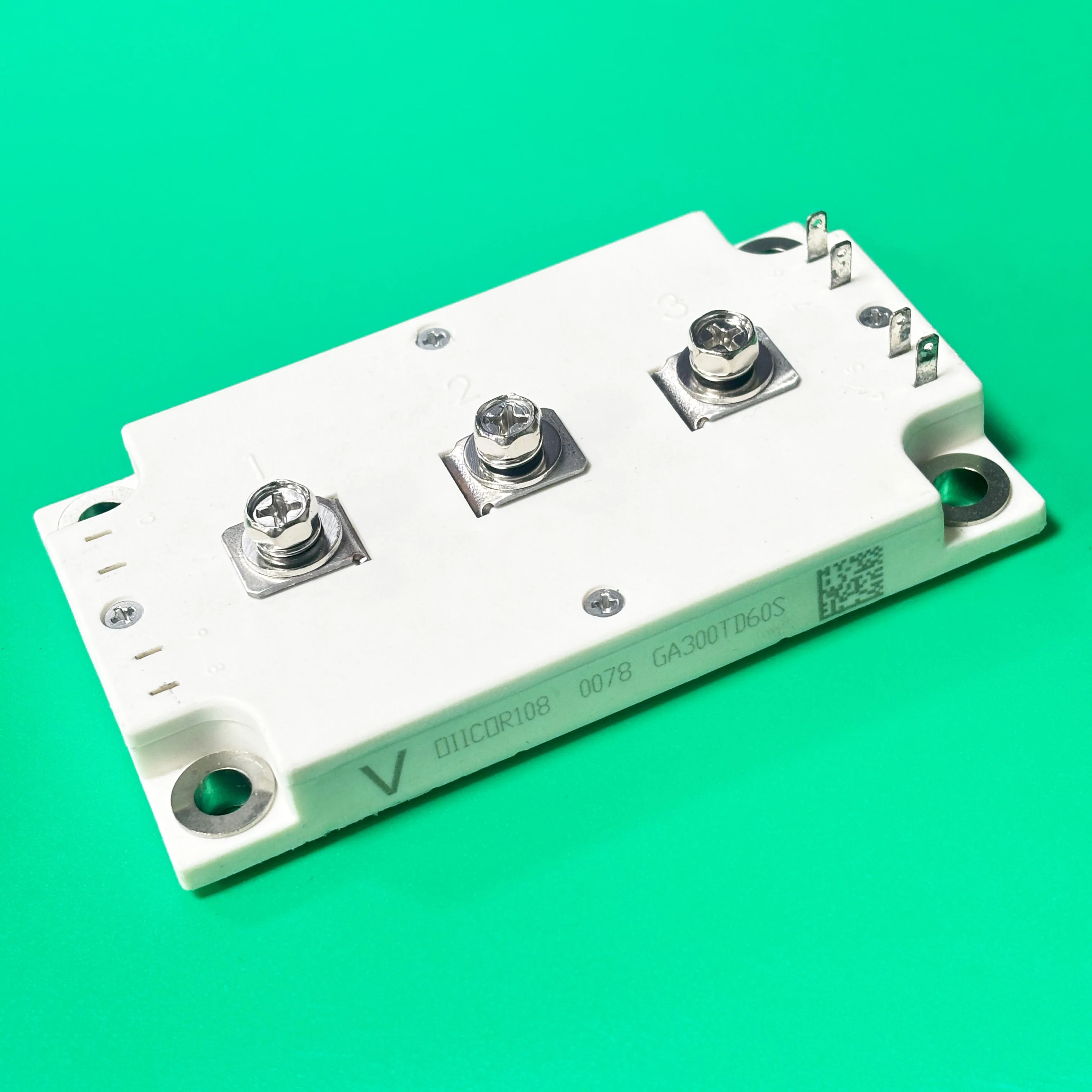 

GA300TD60S МОДУЛЬ GA300TD 60S IGBT MOD 600V 530A GA300 TD60S GA 300TD60S VS-GA300TD60S VSGA300TD60S