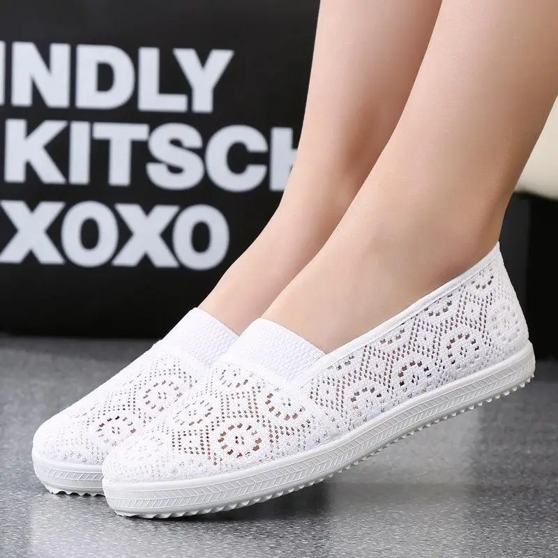 Old Beijing Women's Cloth Shoes Breathable Comfortable Flat Heel Soft Bottom Casual Mesh Surface Shoes Mom Shoes Summer Wear