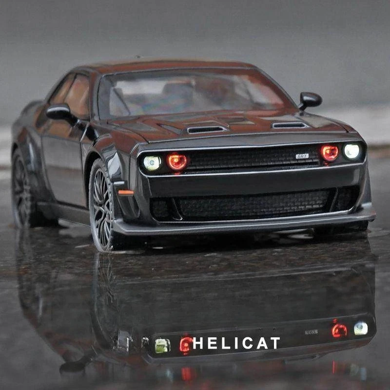 

1:32 Challenger SRT Hellcat Muscle Sports Car Alloy Model Simulation Metal Car Model Sound and Light Children Toy Gift