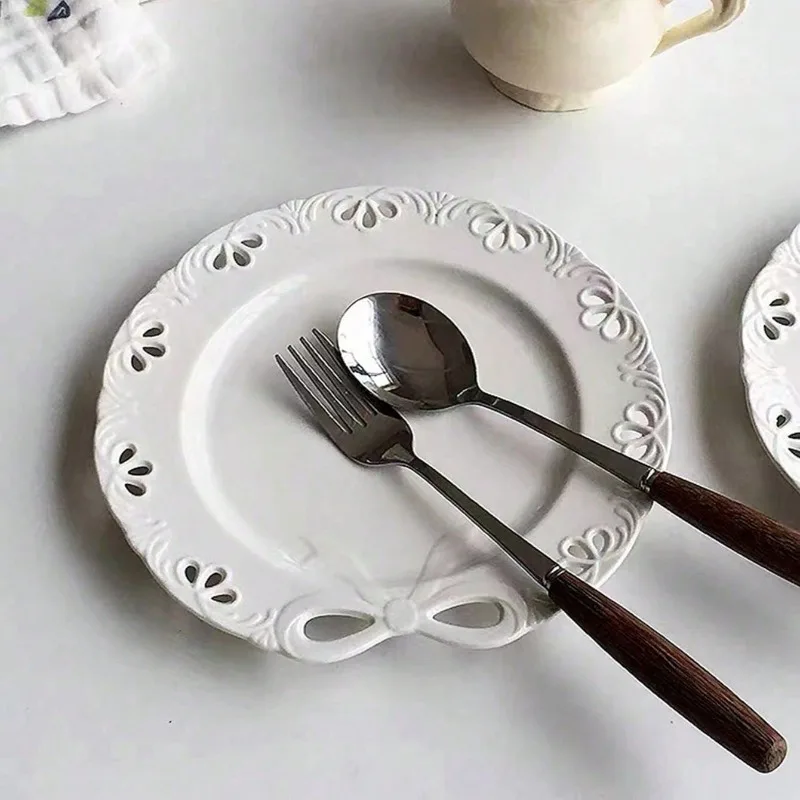 Ins French Hollowed Out Relief Western Food Plate Cake and Dessert Plat Home Decoration Plate with High Aesthetic Value Bow